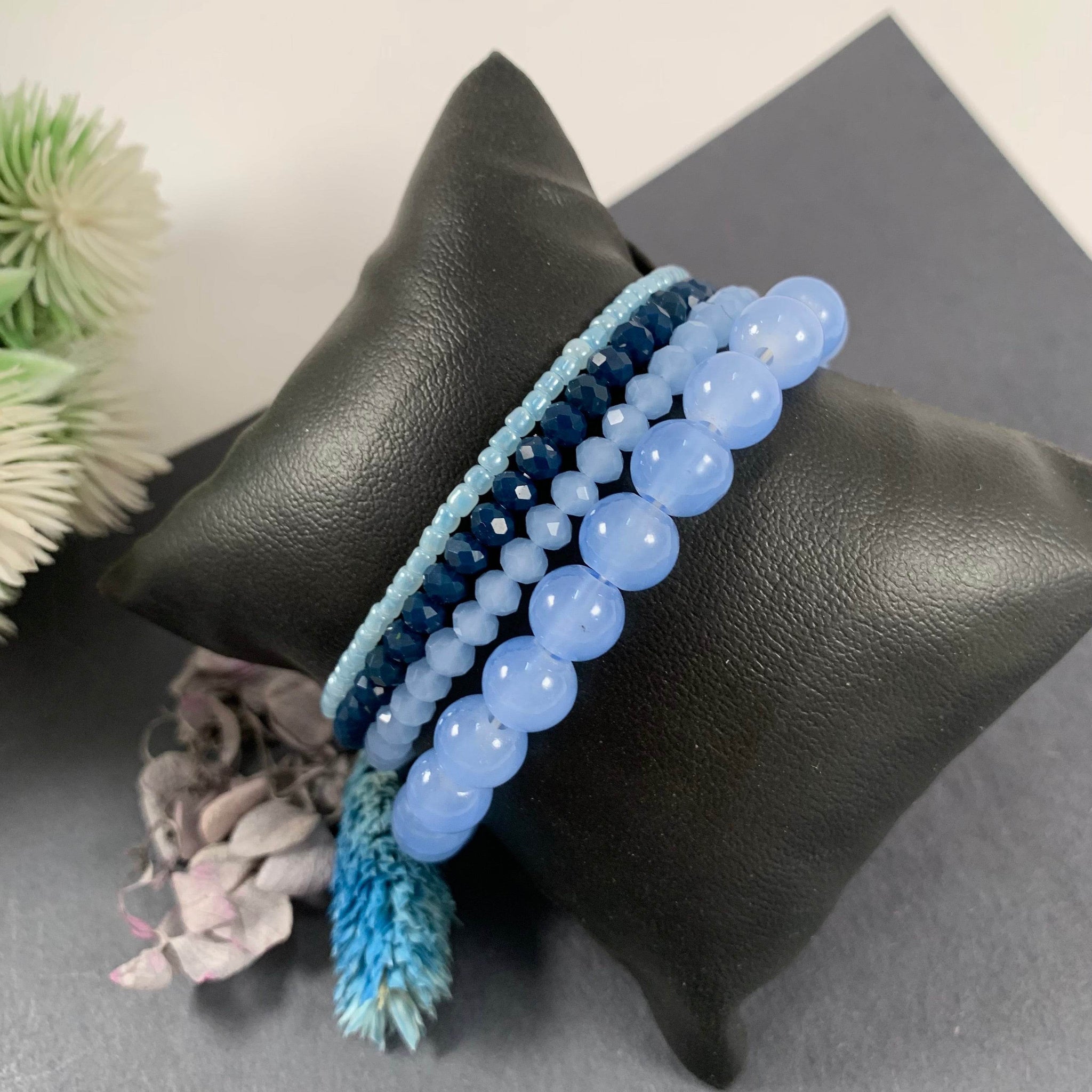 stack bracelets Glass, Crystal, seed beads Set of 4 ( multiple colours ) - Fatatun