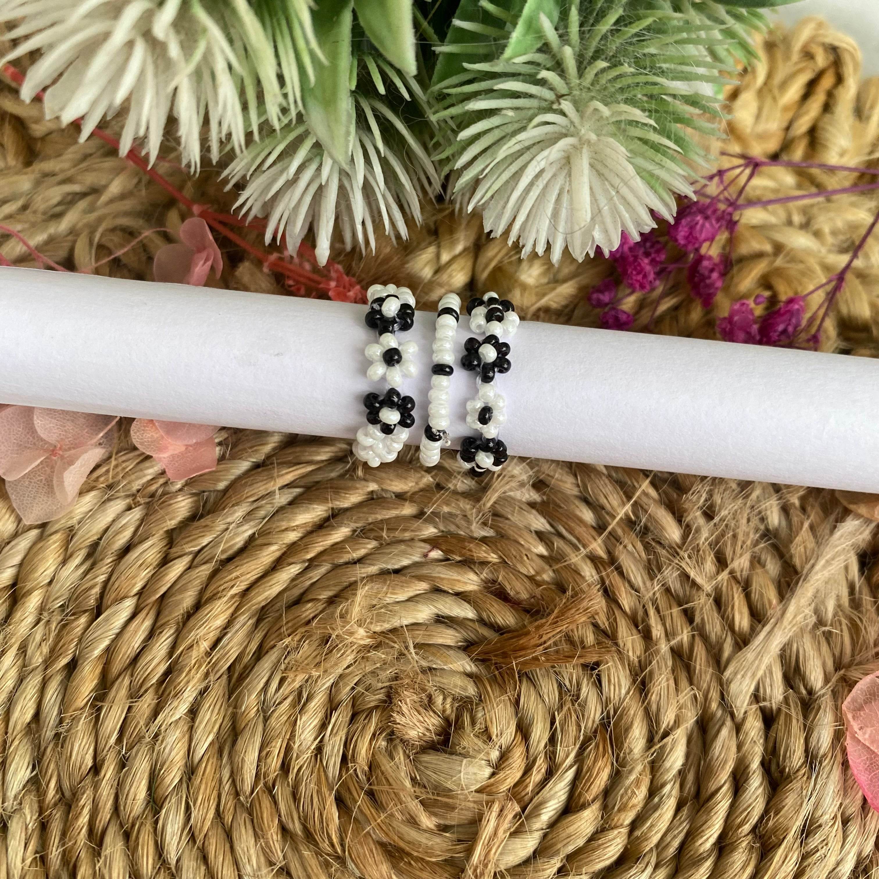 Black and white beaded rings set of 3 - Fatatun