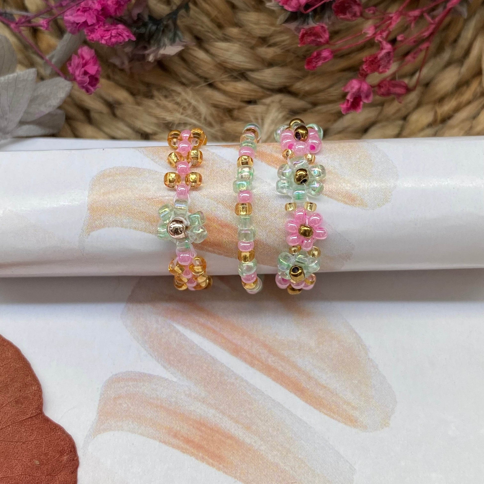 Green and pink daisy rings set of 3 - Fatatun