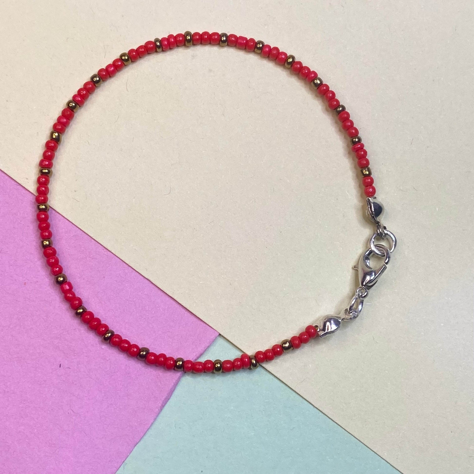 Minimal Seed Beads bracelet | Note its single line - Fatatun