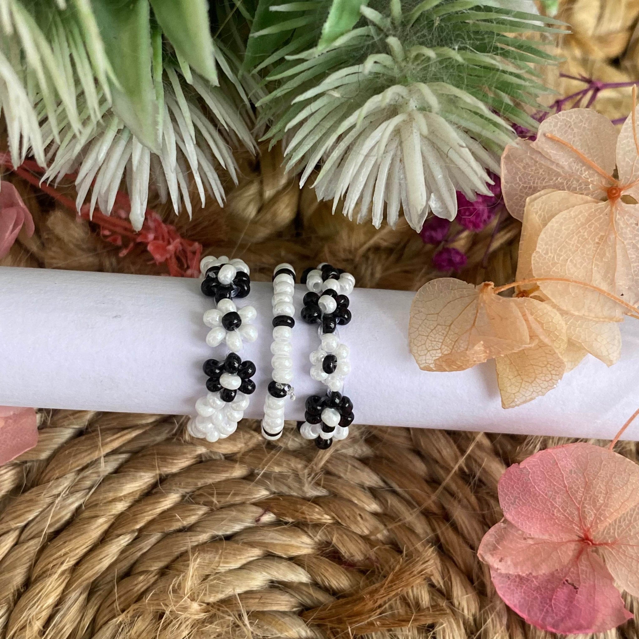 Black and white beaded rings set of 3 - Fatatun