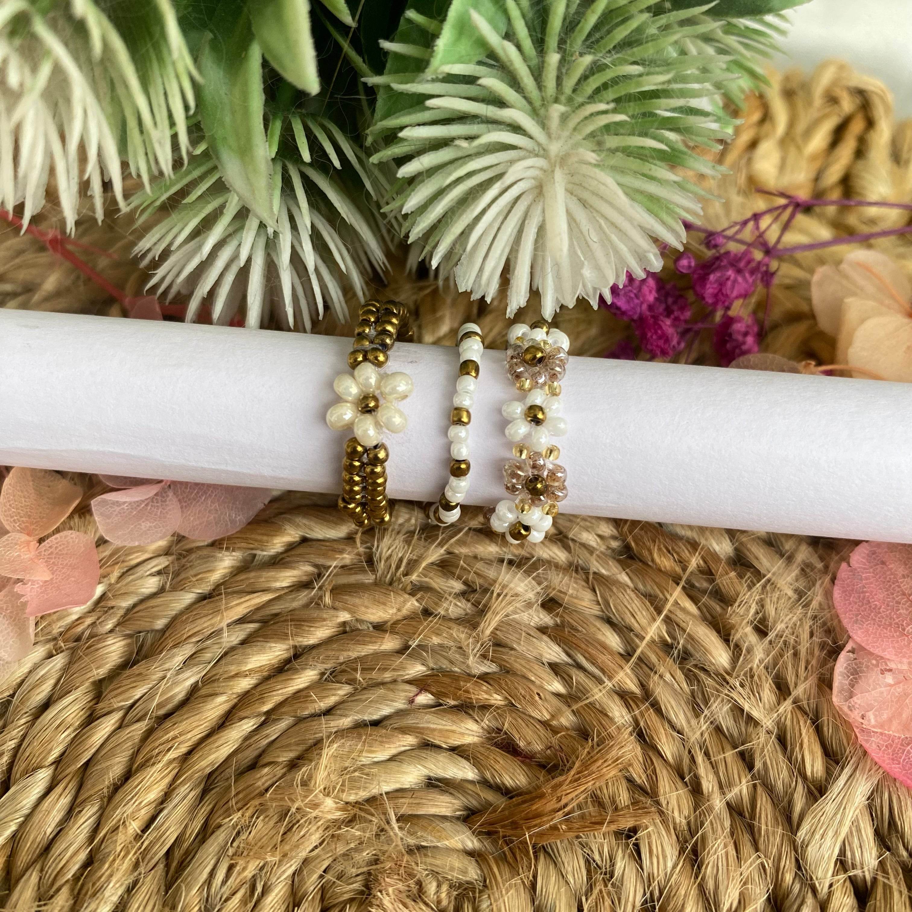 Off white pearl and rusty golden bead rings set of 3 - Fatatun