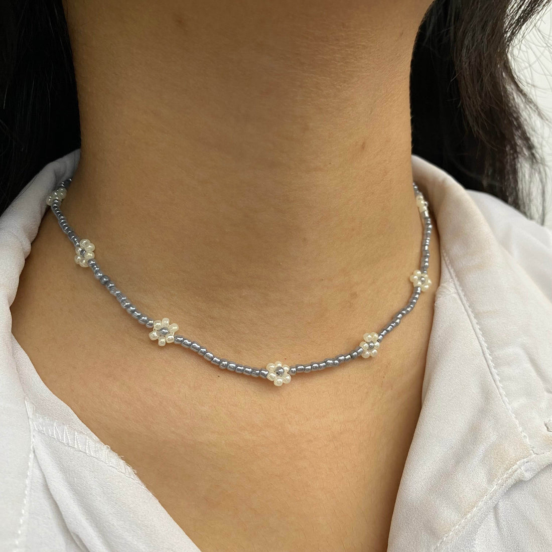 Daisy choker | Daisy beaded chain | Made with japaanee seed beads - Fatatun