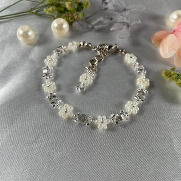 Daisy Flowers bracelet Bicon Crystal | Light grey and Off-white and Silver line seed beads - Fatatun