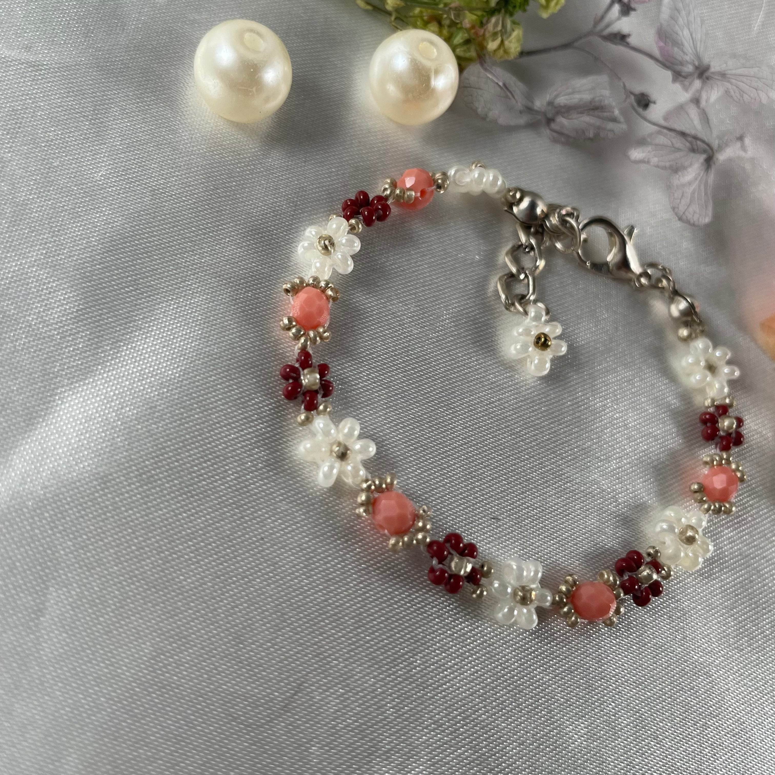 Daisy Flowers bracelet Rondella Crystal | light copper crystal Maroon, Off-white with Silver seed beads - Fatatun