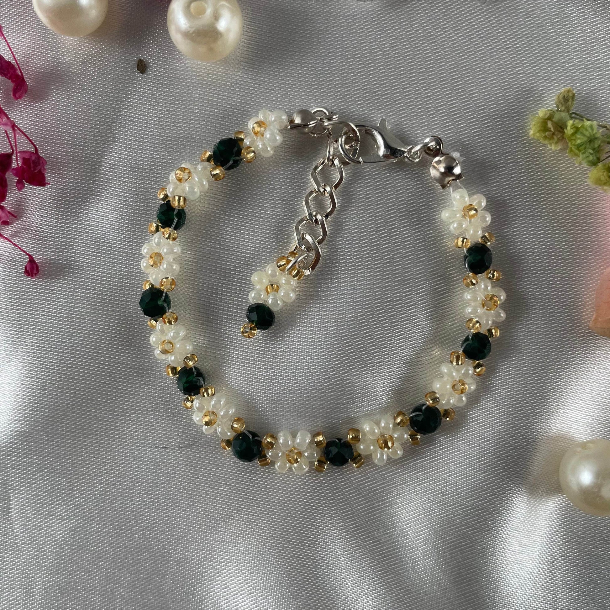 Daisy Flowers bracelet Rondella Crystal | Bottle Green with Off-white & Golden seed beads - Fatatun