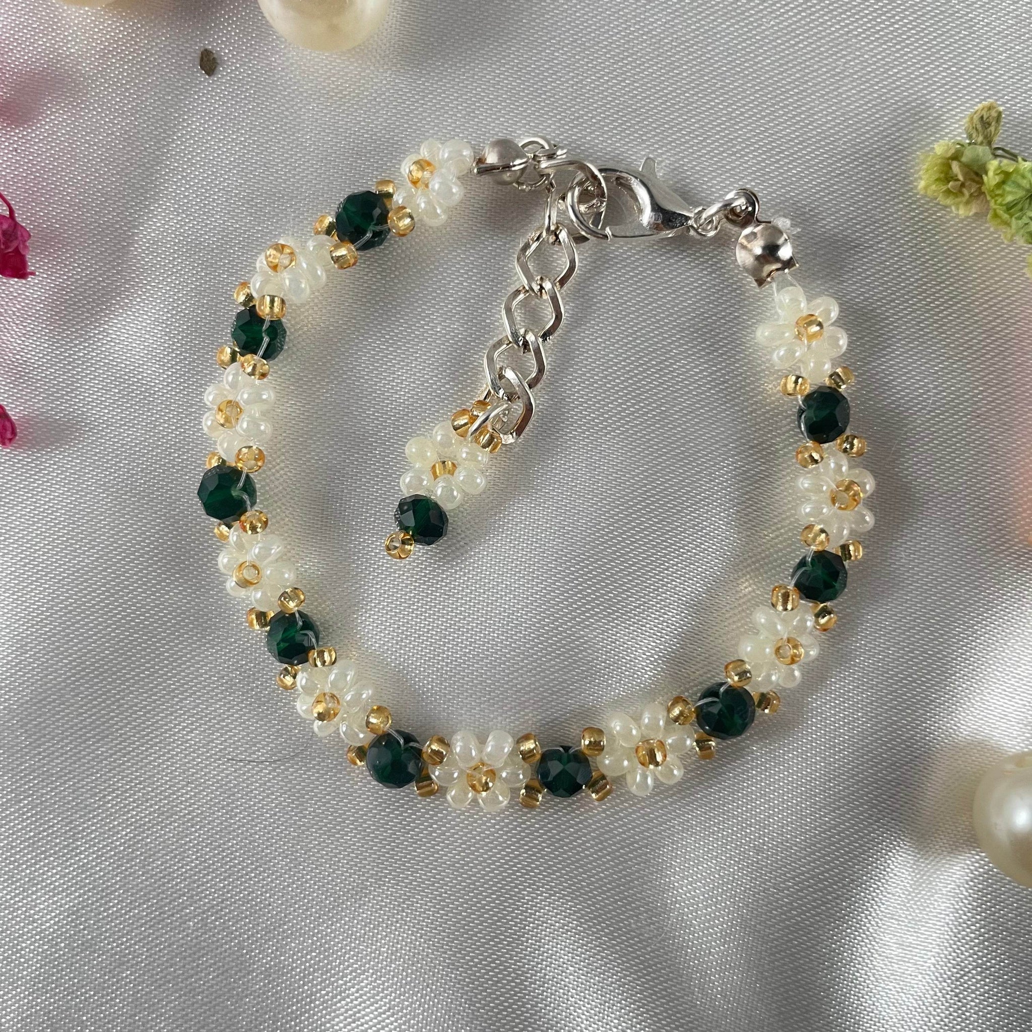 Daisy Flowers bracelet Rondella Crystal | Bottle Green with Off-white & Golden seed beads - Fatatun