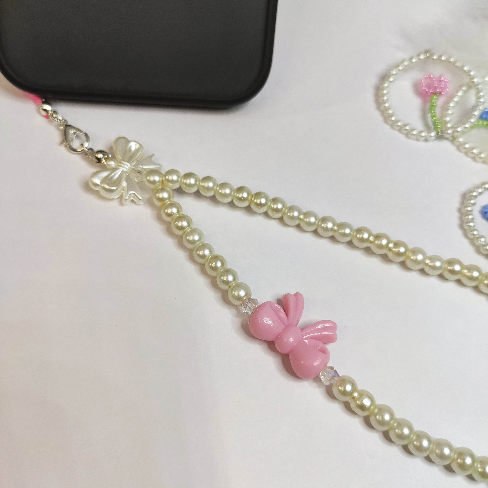 Phone Charms Pearl and Bow, Available in multi-color - Fatatun