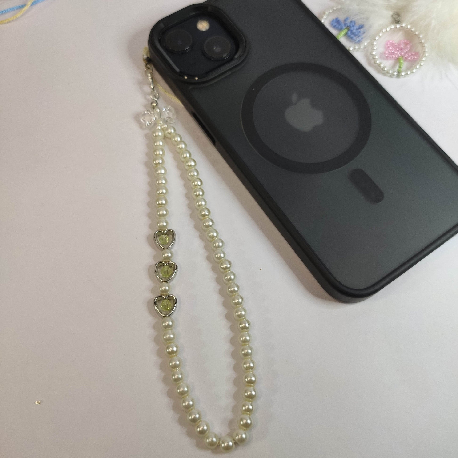 Phone charms minimalist and elegant - Fatatun