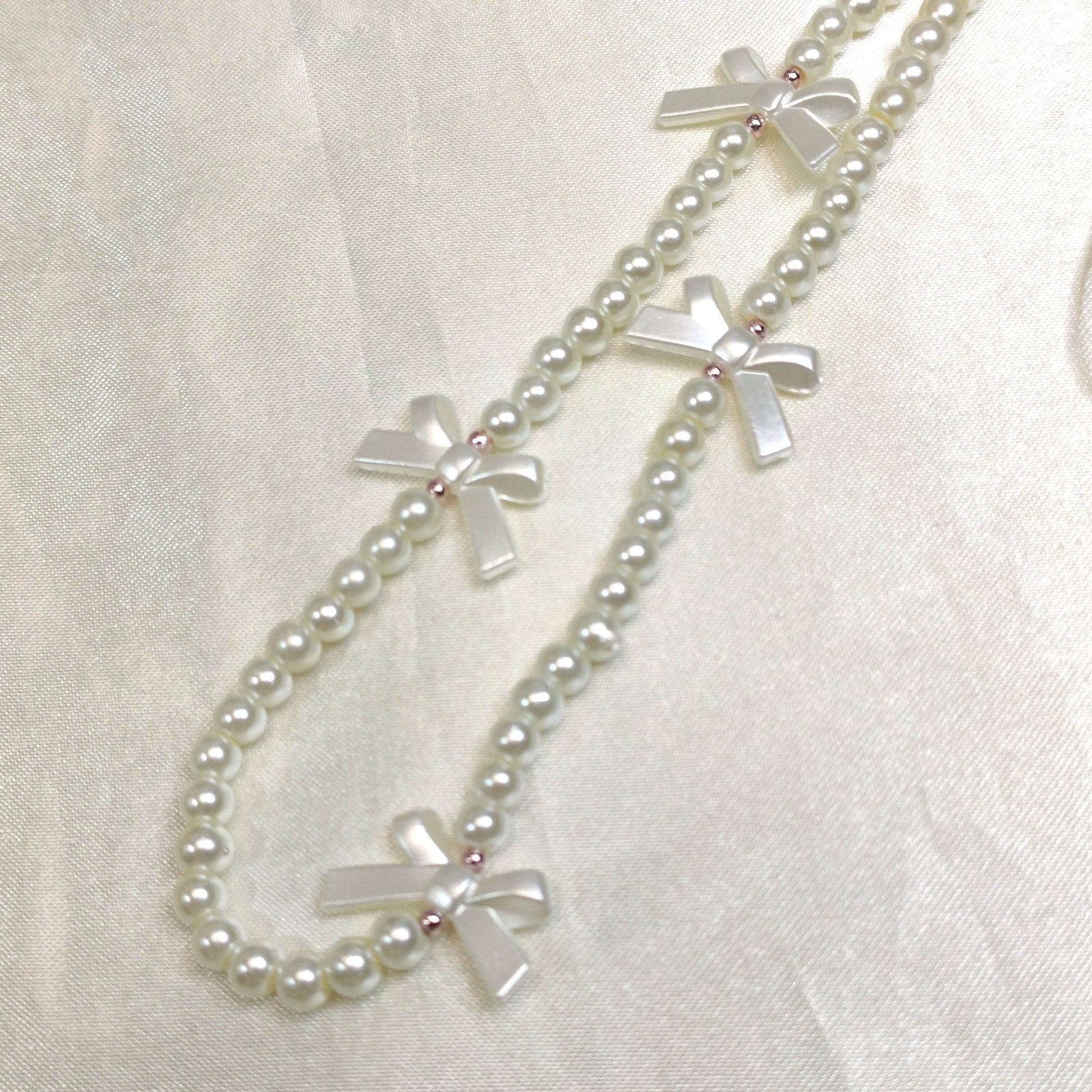 Phone charms Asthetic White pearl Series, Made with Quality Glass pearl - Fatatun
