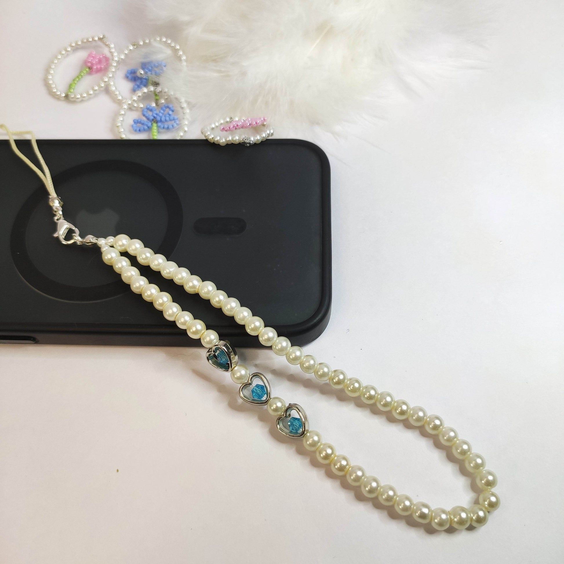 Phone charms minimalist and elegant - Fatatun