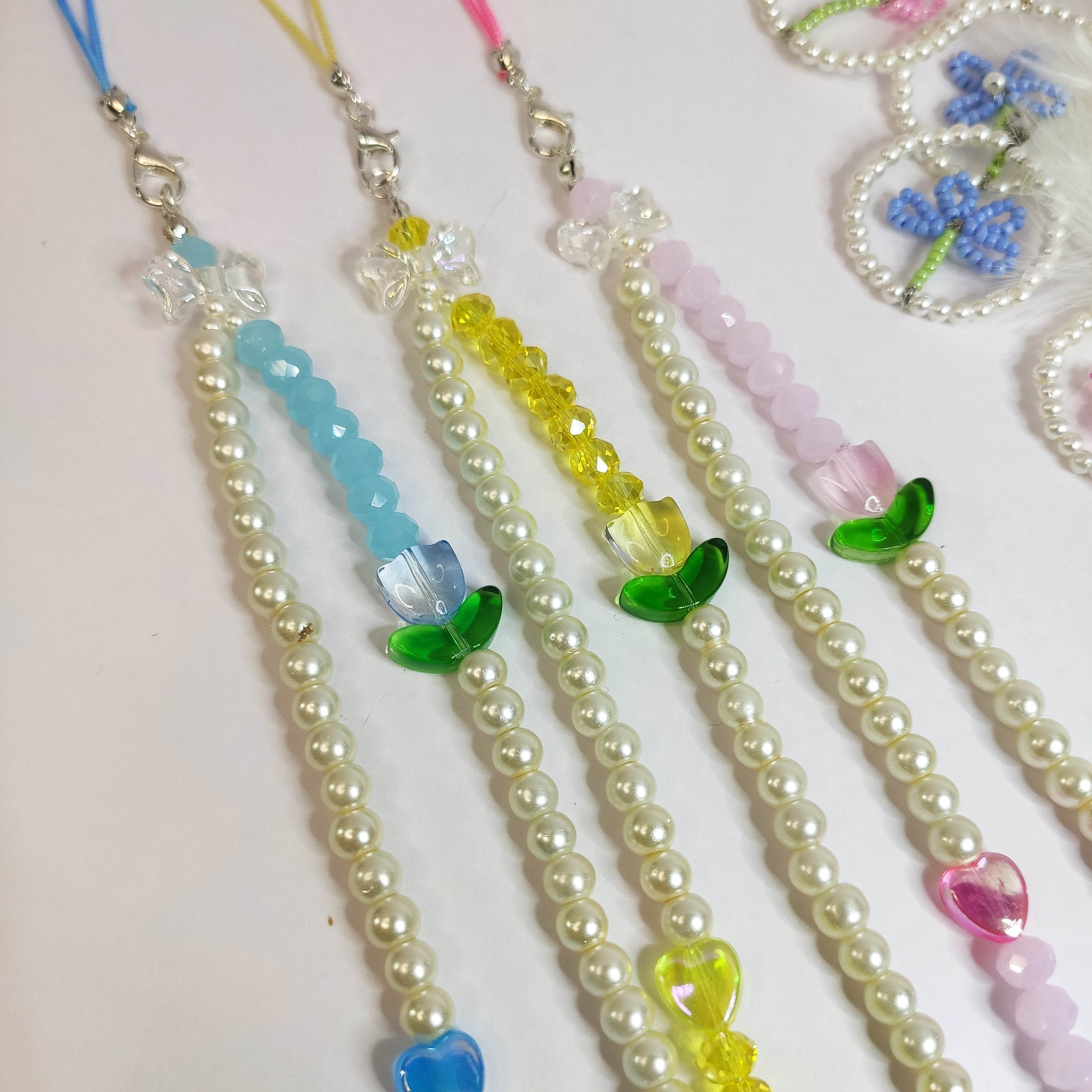 Phone accessories Tulip with pearl and crystal Available in 3 color - Fatatun