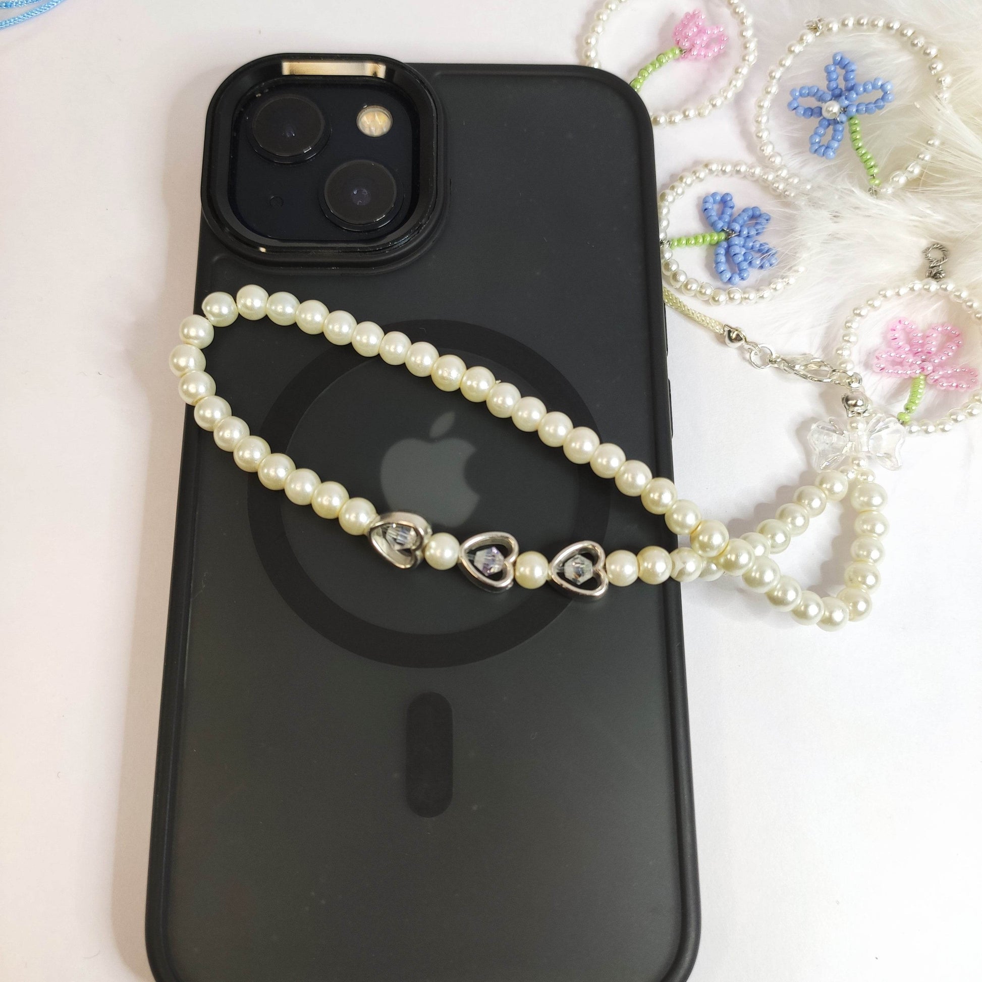 Phone charms minimalist and elegant - Fatatun