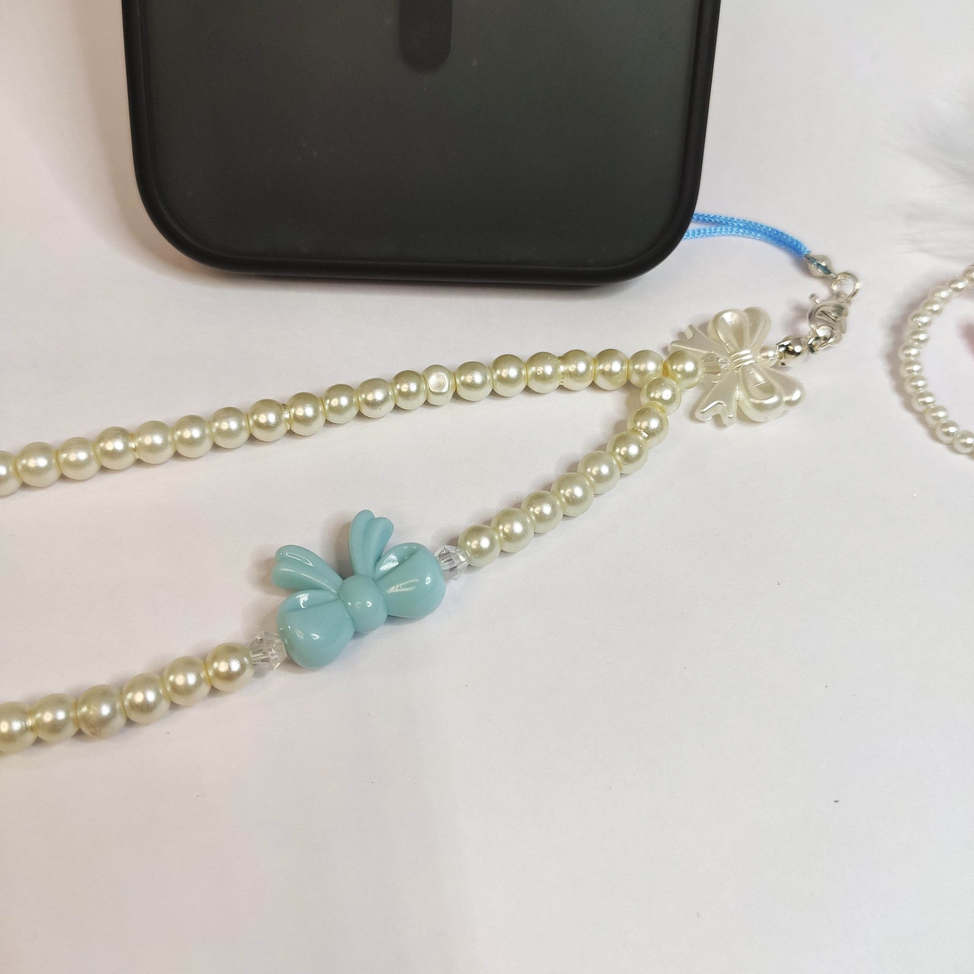 Phone Charms Pearl and Bow, Available in multi-color - Fatatun