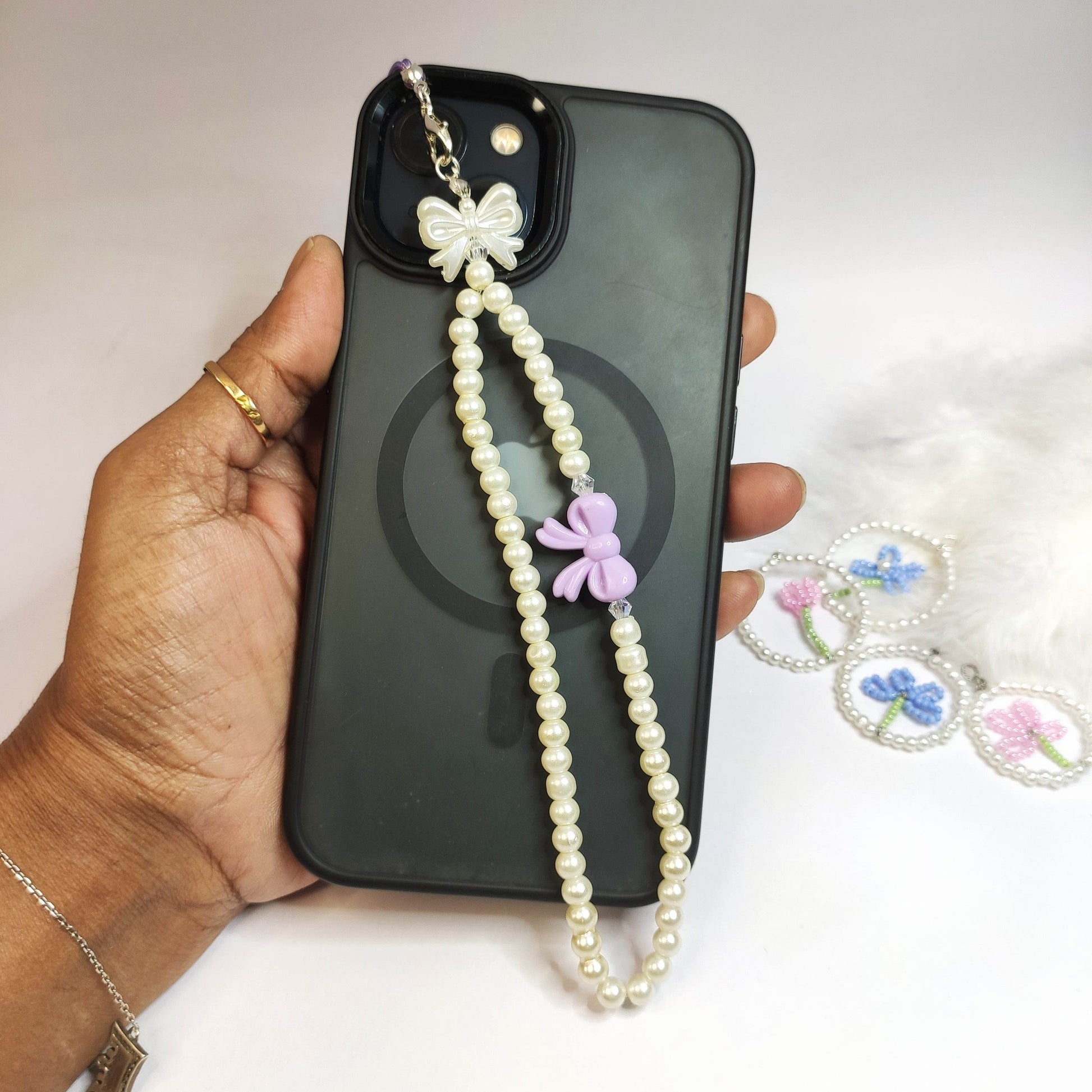 Phone Charms Pearl and Bow, Available in multi-color - Fatatun