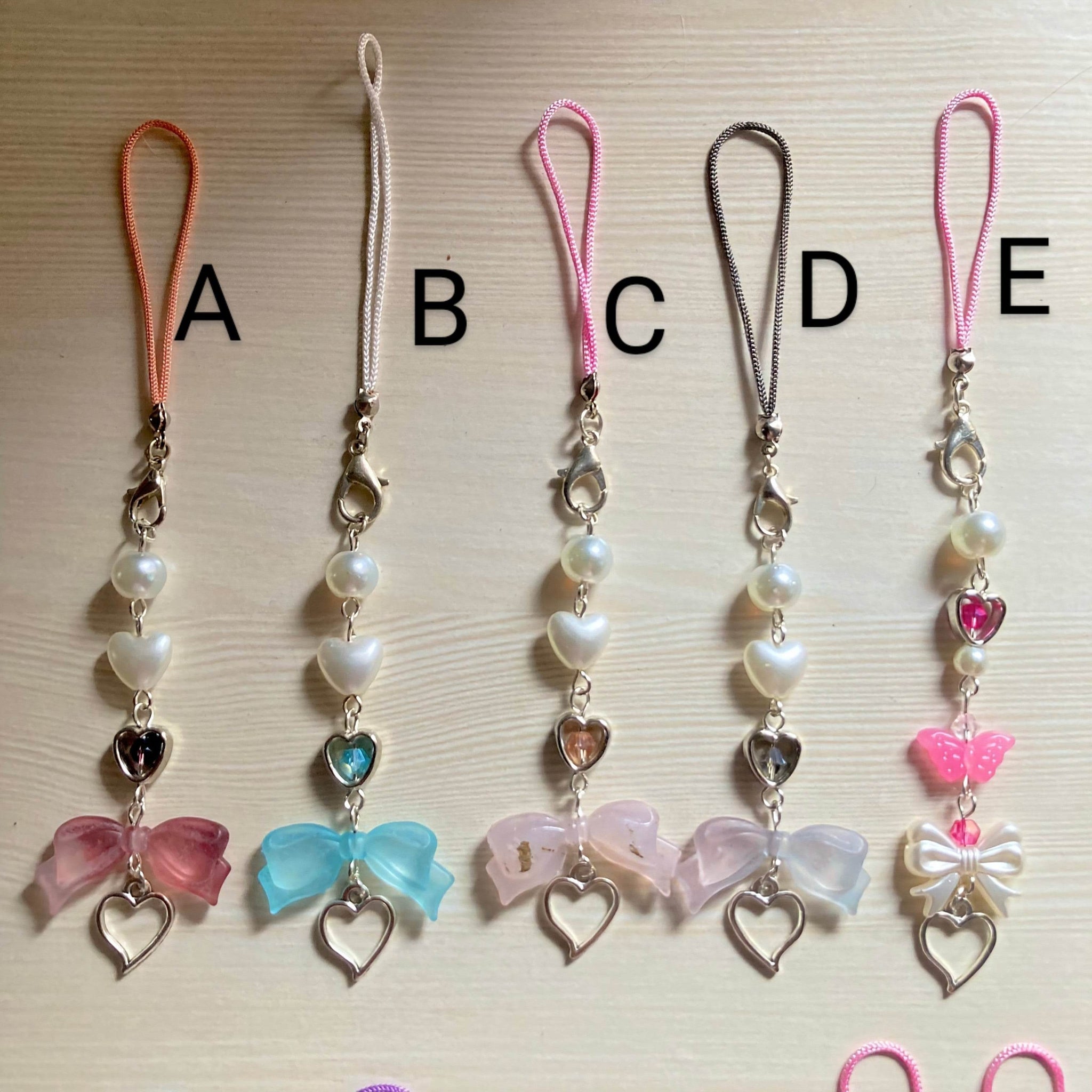 Minimal & Aesthetic Phone Charms | Bow Heart Design - Fatatun