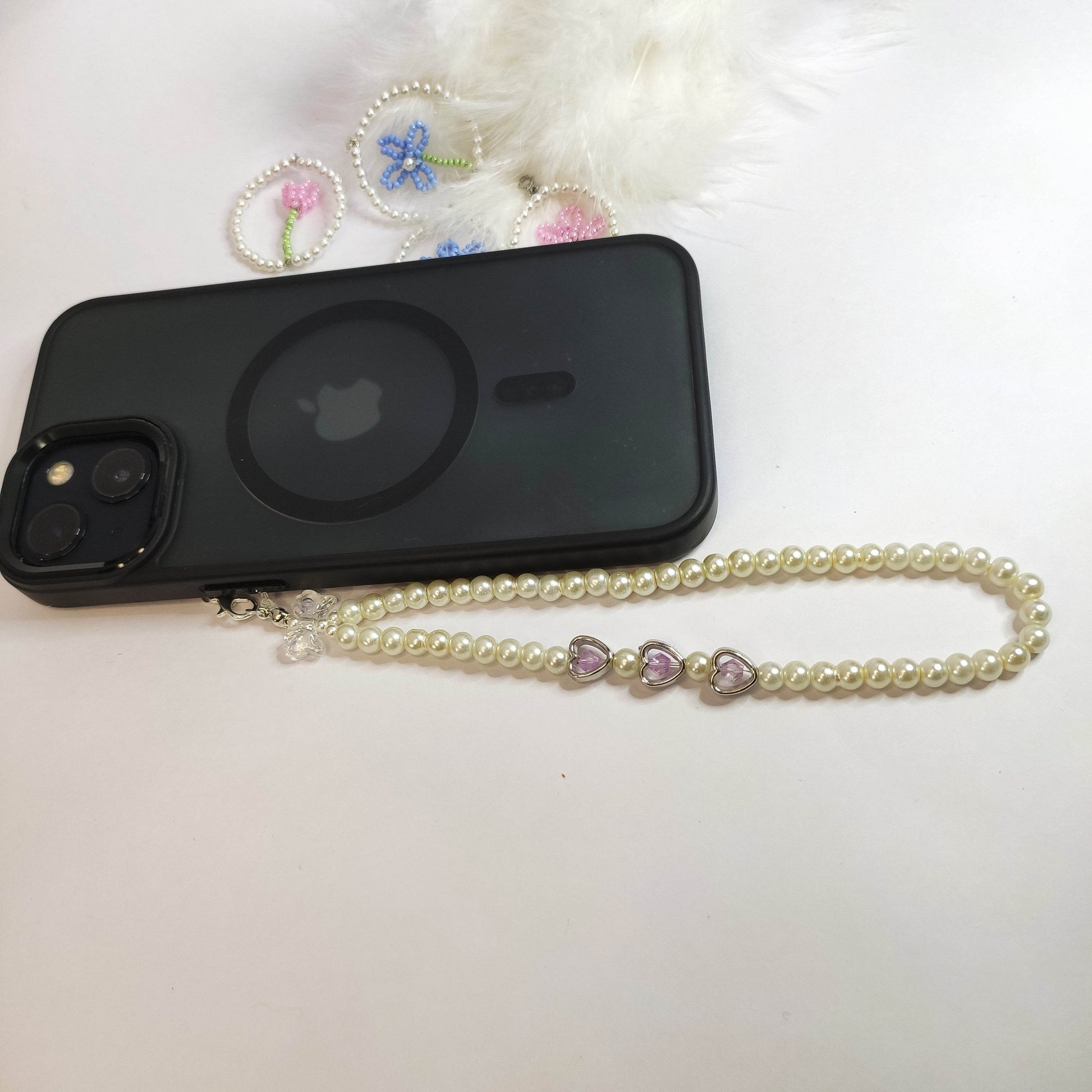 Phone charms minimalist and elegant - Fatatun