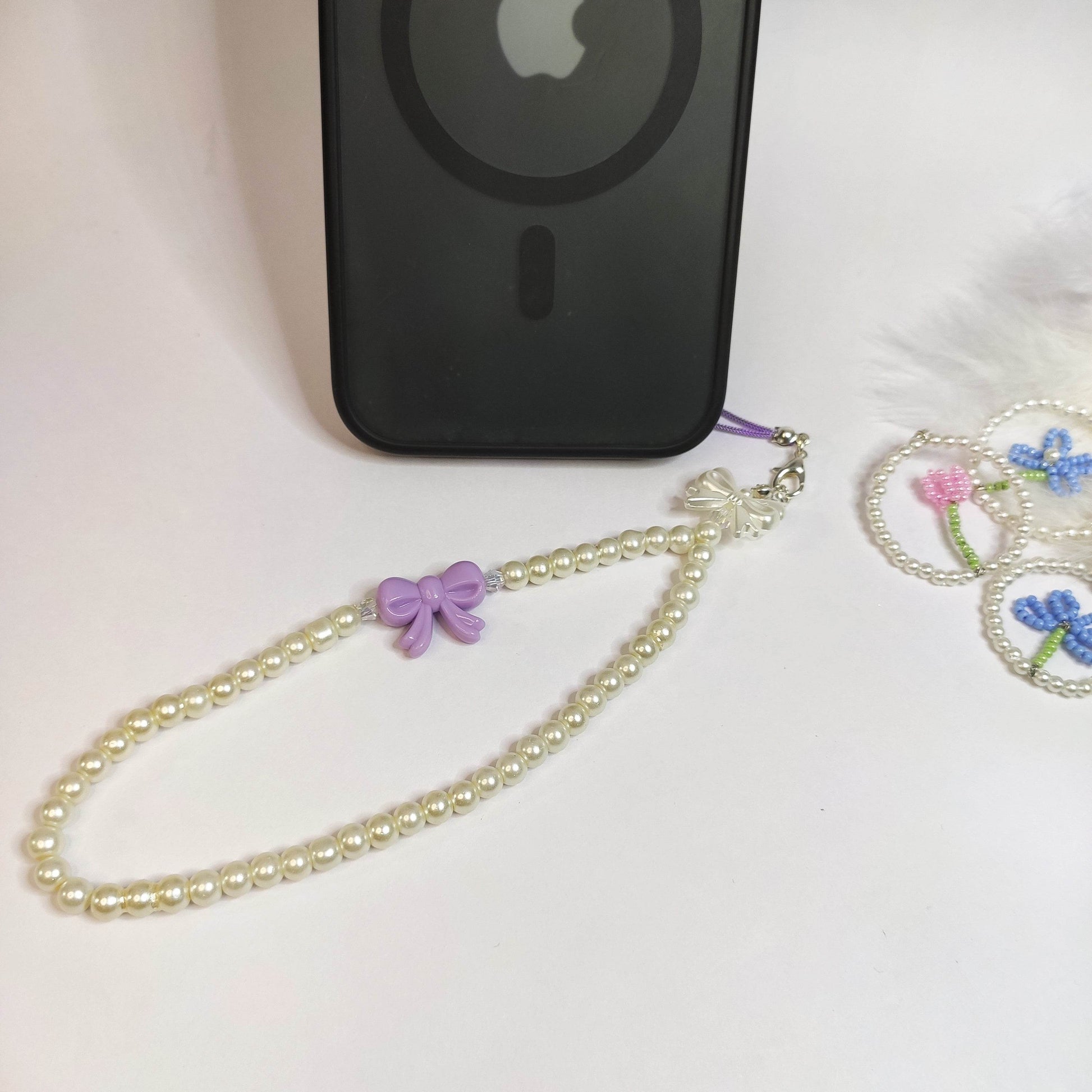 Phone Charms Pearl and Bow, Available in multi-color - Fatatun